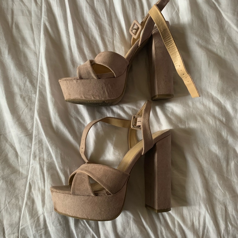 Dressy nude pumps